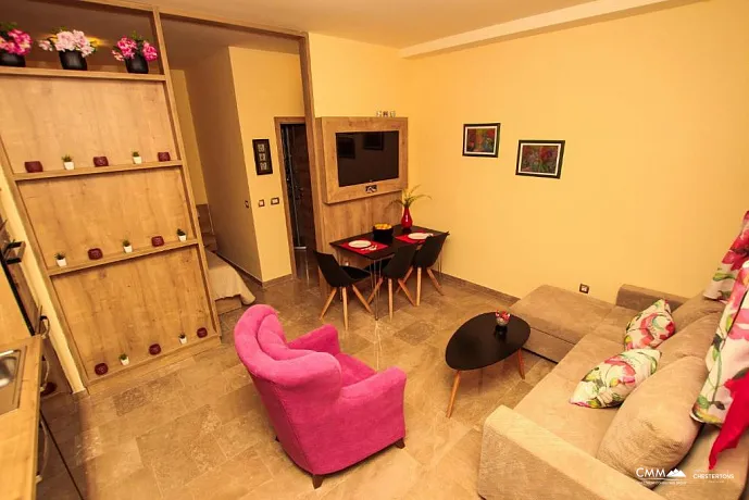 Attractive villa in picturesque Kotor, in the Dobrota area