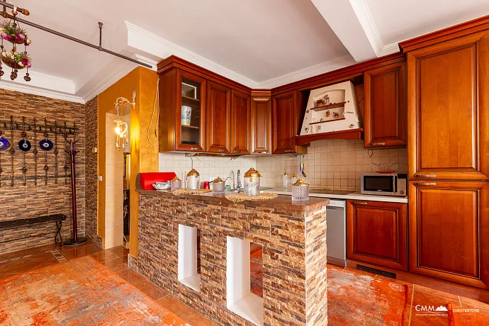 Three-storey family house in Susanj