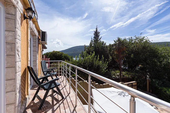 House in Kumbor 200 m to the sea