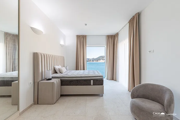 Luxurious villas in the PURE MANSIONS complex