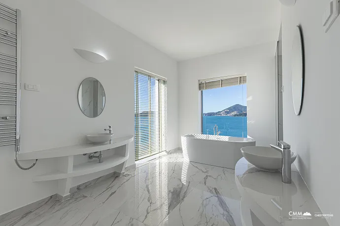 Luxurious villas in the PURE MANSIONS complex