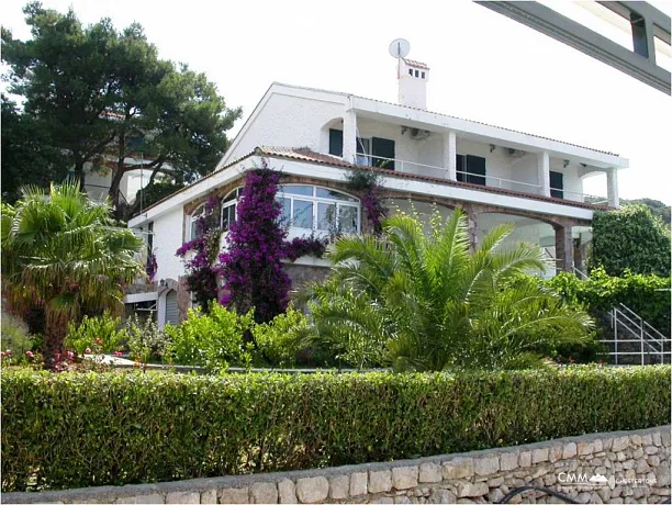 Three-storey house with pool in Lustica