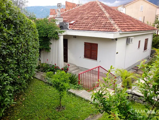 House on the second line in Kotor 