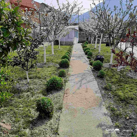 Spacious two-story house with a nice yard