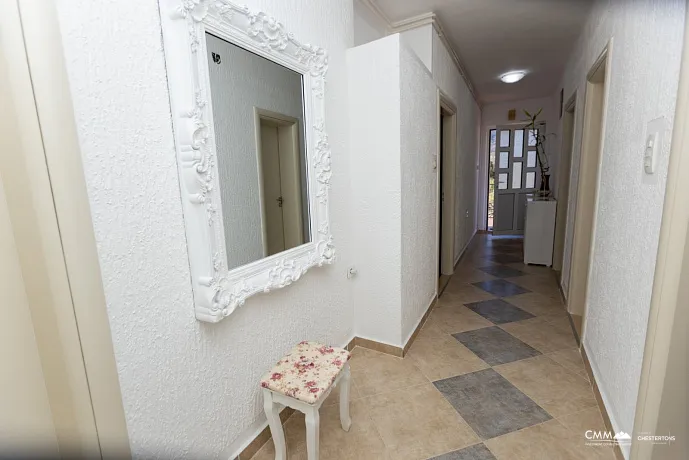 Spacious house in Bar