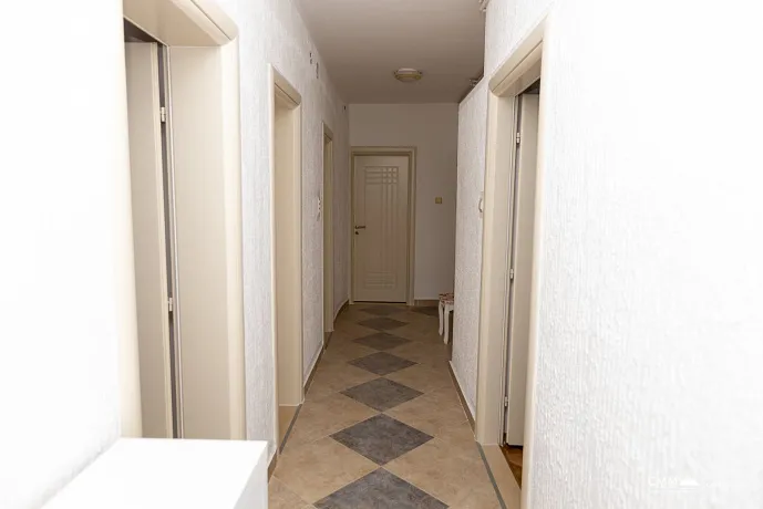 Spacious house in Bar