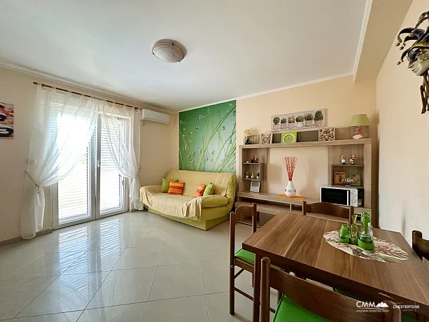 Mini-hotel with pool and spa near Lustica Bay