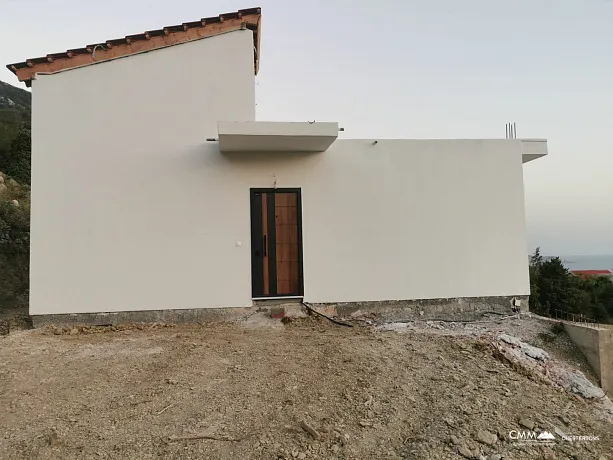 Quality built house with panoramic views in Sutomore