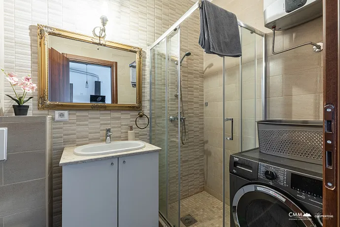 Spacious Apartment with Sea View in Tivat, Mažina Area