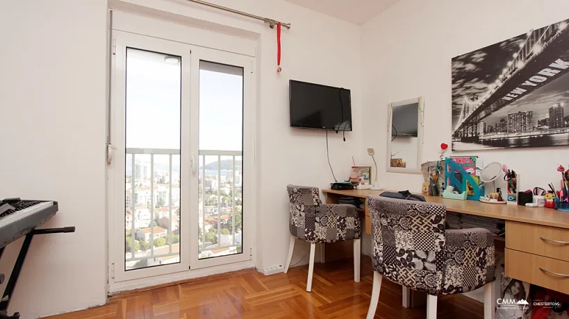 Bright apartment in Budva