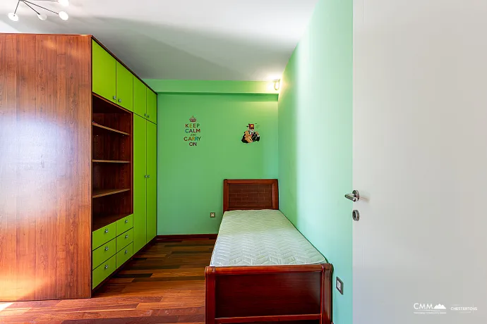 Three-Bedroom Apartment in Petrovac with Sea View