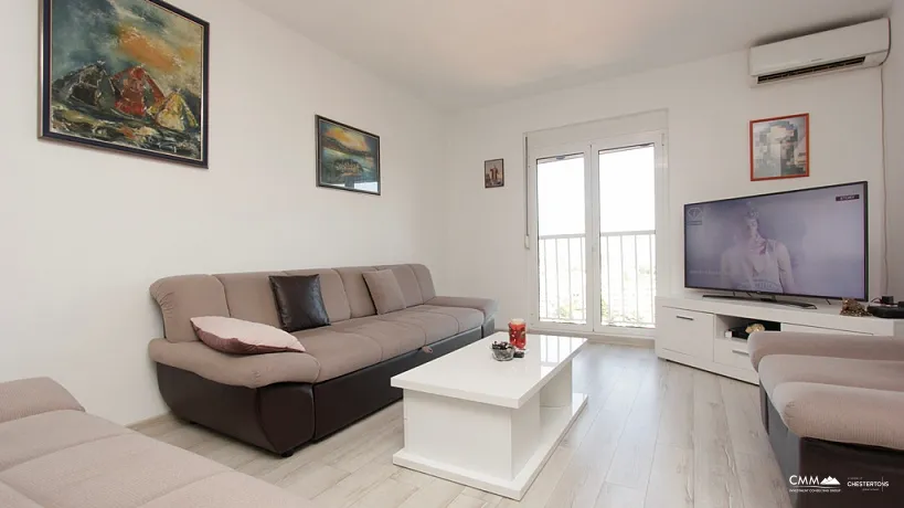 Bright apartment in Budva