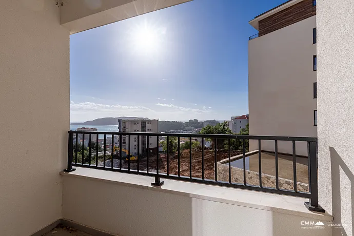 One-bedroom apartment with garage, Bečići