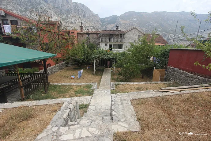 Frontline Four Bed House Near Central Kotor