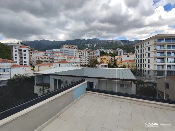 Penthouse in new building in Becici near the sea