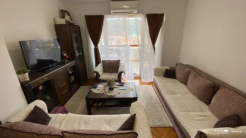 Apartment with two bedrooms and sea views in Budva