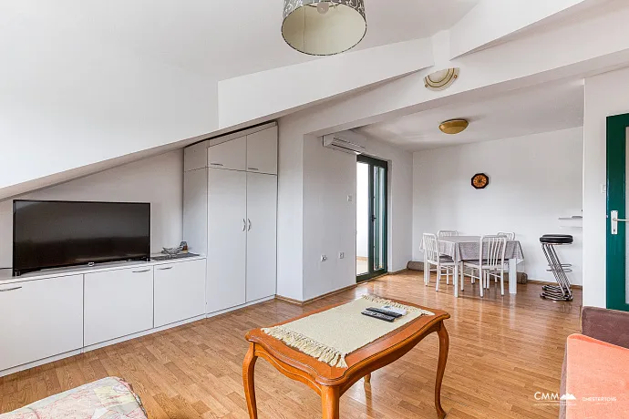 One-Bedroom Apartment in Budva – Sea View