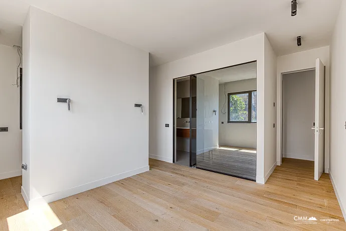 Three-bedroom apartment in Budva with a stunning view