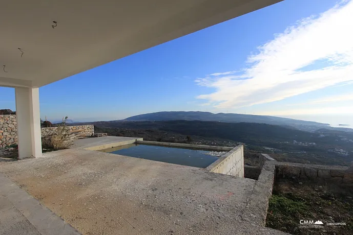 Two-storey house with private pool and panoramic sea view