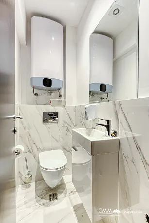 A luxuriously furnished apartment for sale in Bečići – an opportunity not to be missed.