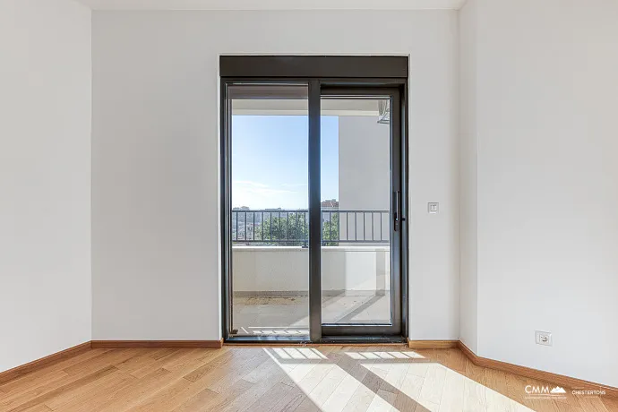 One-bedroom apartment with garage, Bečići