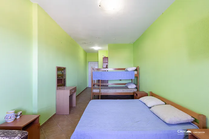 House with Hotel Capacity in Dobre Vode