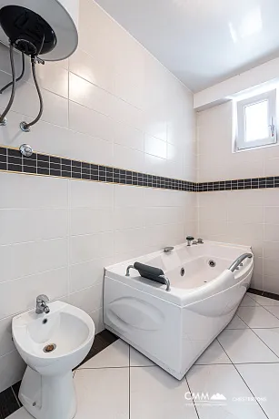 Three-Bedroom Apartment in Petrovac with Sea View