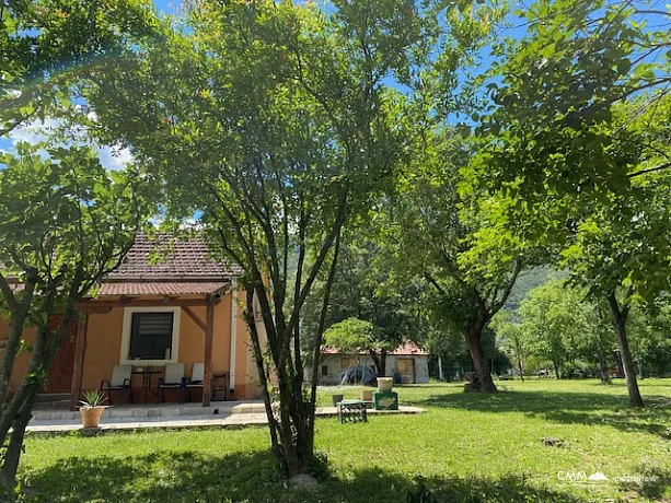 A beautiful property with two houses in the valley of the Zeta river