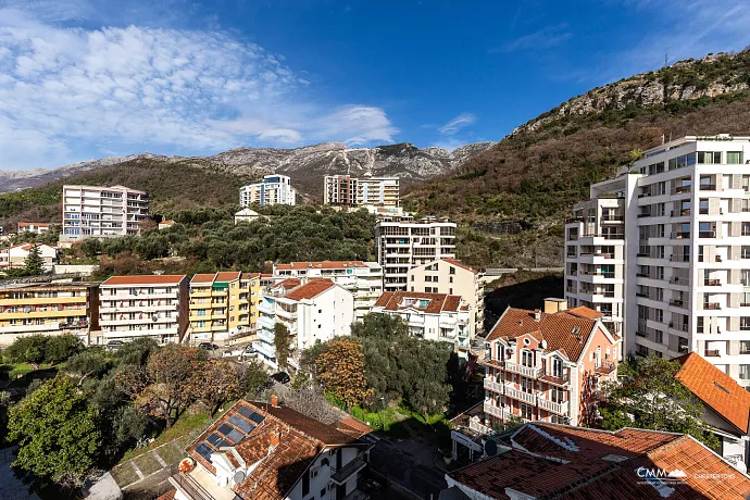 Penthouse in Rafailovici with sea view