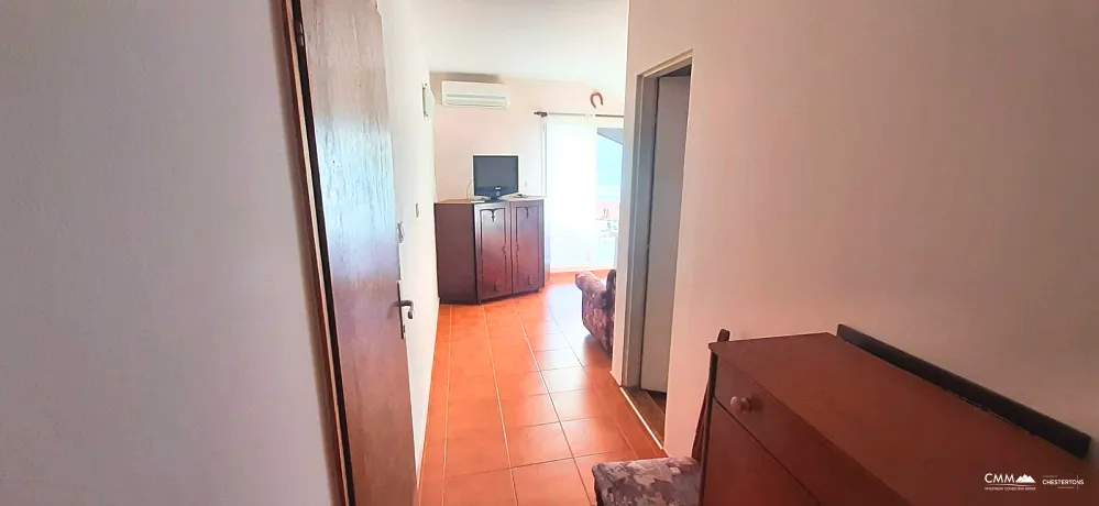 Spacious 85m2 apartment with 3 bedrooms and sea view in Herceg Novi