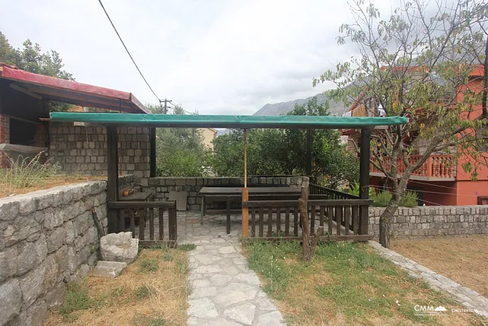 Frontline Four Bed House Near Central Kotor