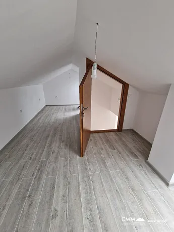 Three-bedroom duplex apartment in Igalo with sea view 
