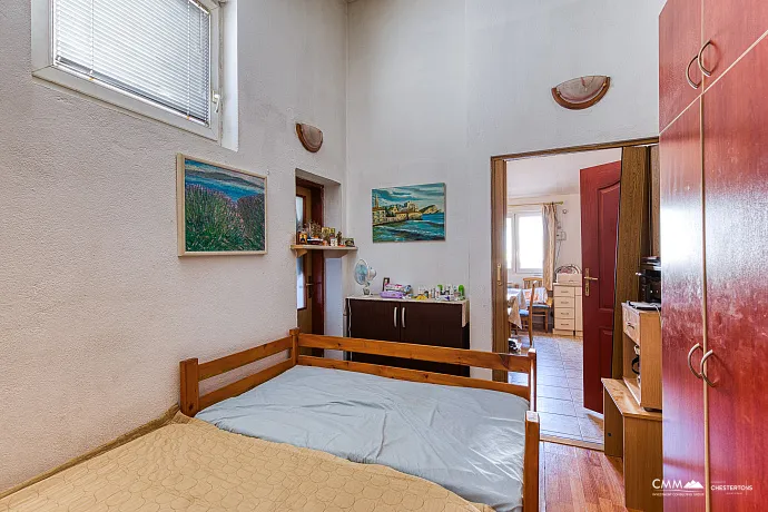 A townhouse wiht mountine view in Budva