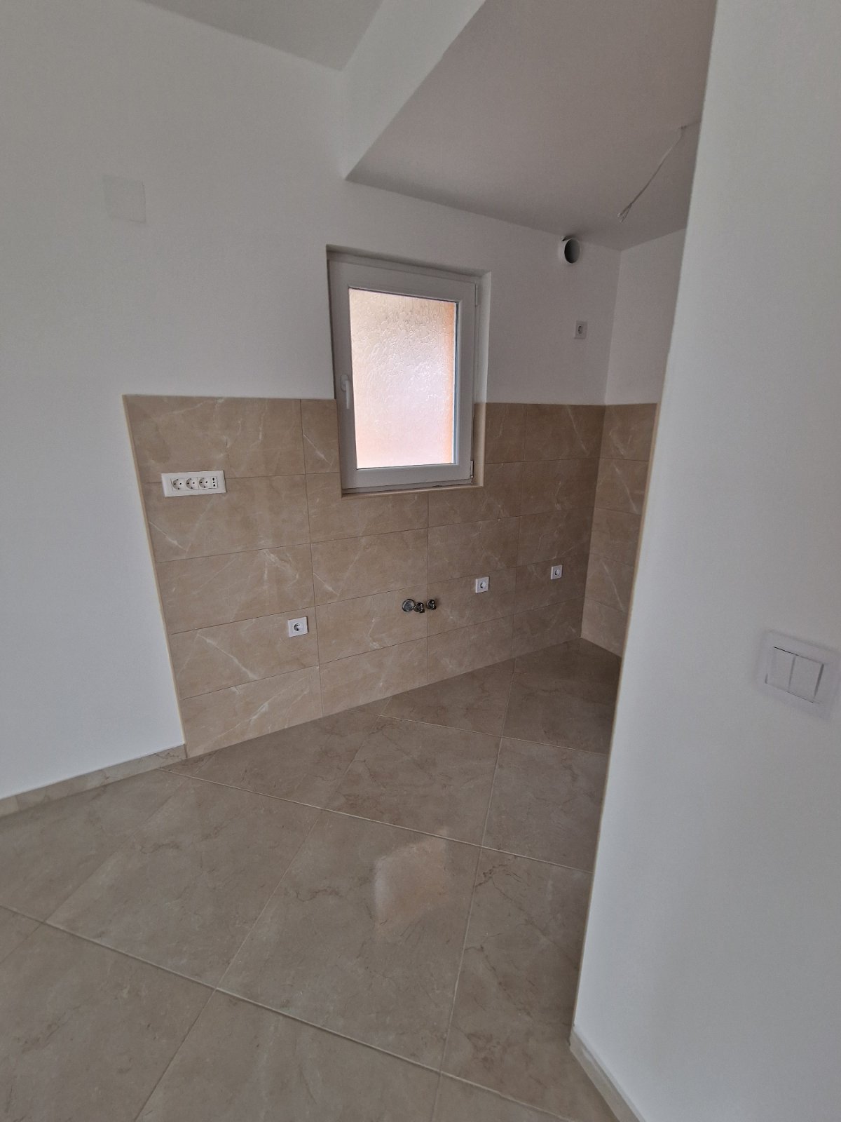 Three-bedroom duplex apartment in Igalo with sea view 