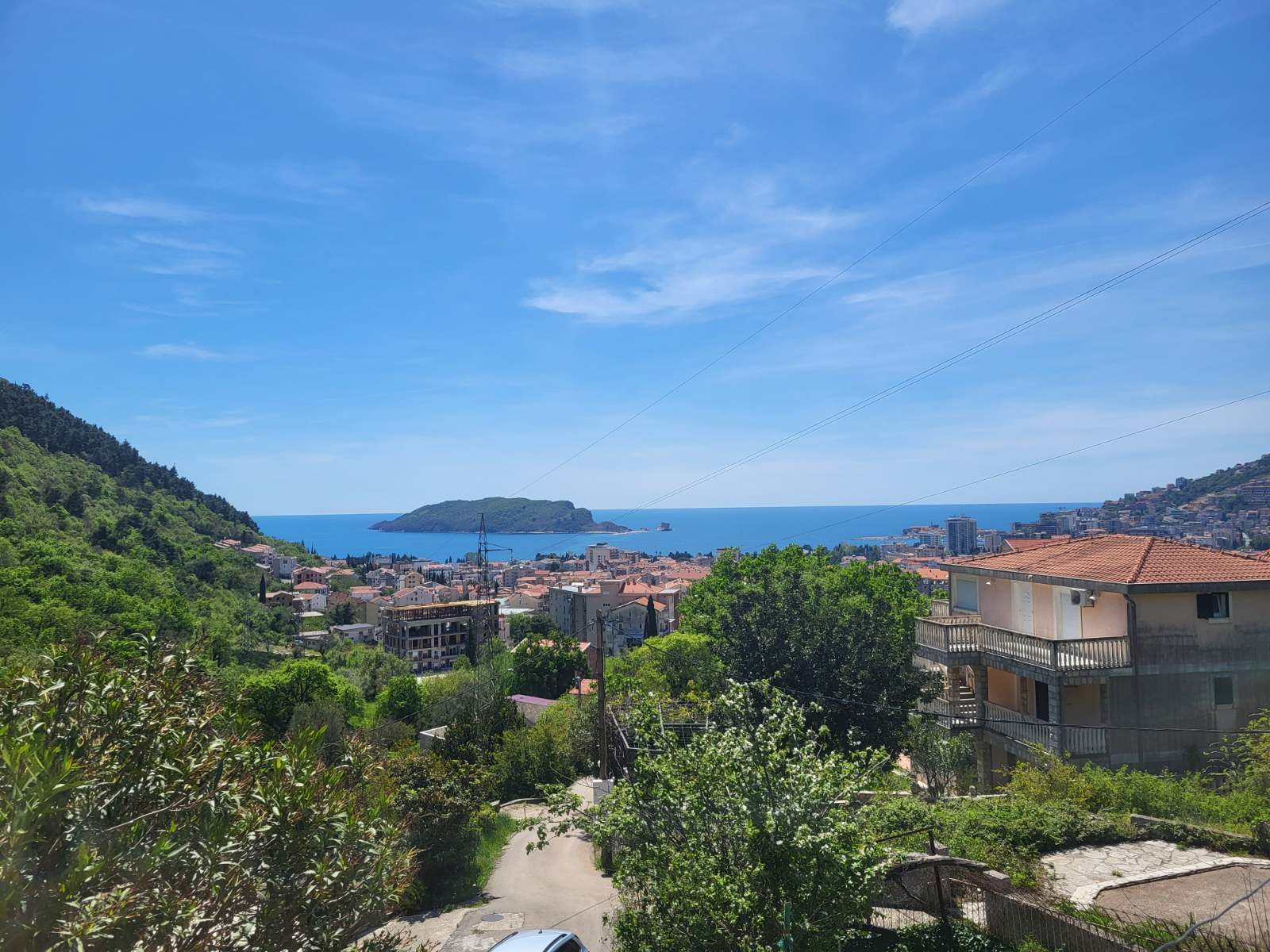 Haus in Budva mit Panoramablick auf das Meer und die Stadt