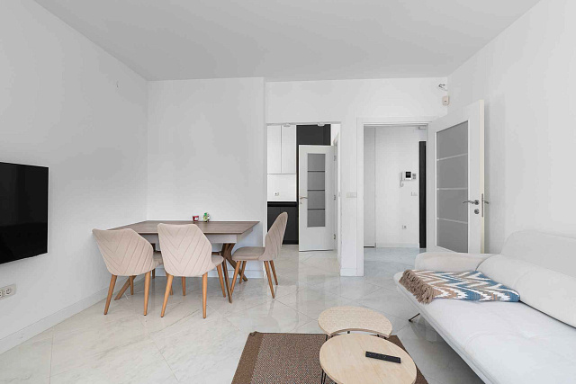 Spacious and Airy Apartment in the Heart of Budva — photo 7