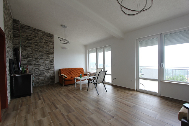 Haus in Bjelisi auf zwei Etagen mit großem Garten — photo 6