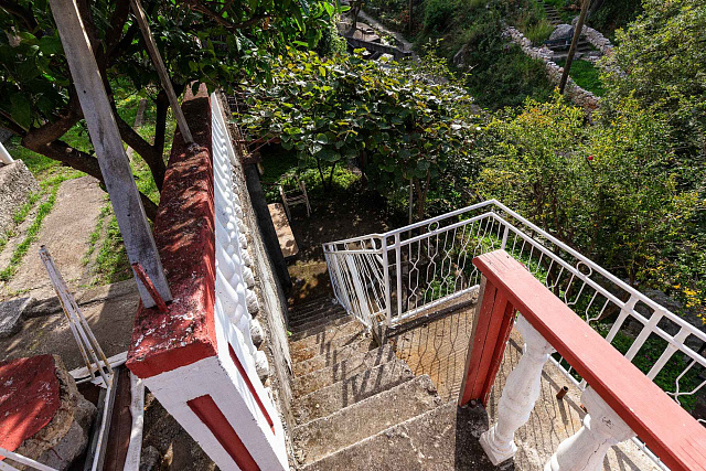 House with a terrace and sea view in Bar — photo 45