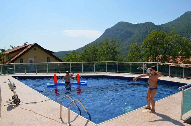 A comfortable townhouse with mountine view in Bar