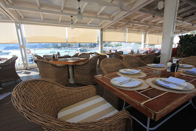 Restaurant first line to the sea in Rafailovici for sale  — photo 9