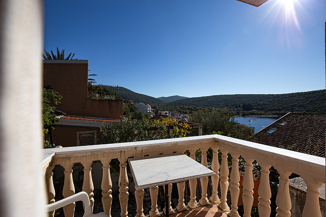 Cozy Seafront Apartment in Bigovo — with Terrace and Stunning Sea View — photo 6
