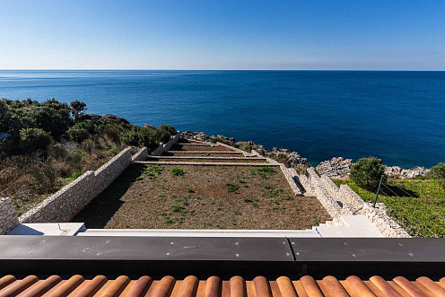 Exclusive Seafront Villa