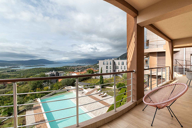 LUXURY THREE-BEDROOM APARTMENT WITH BREATHTAKING SEA VIEWS — photo 20