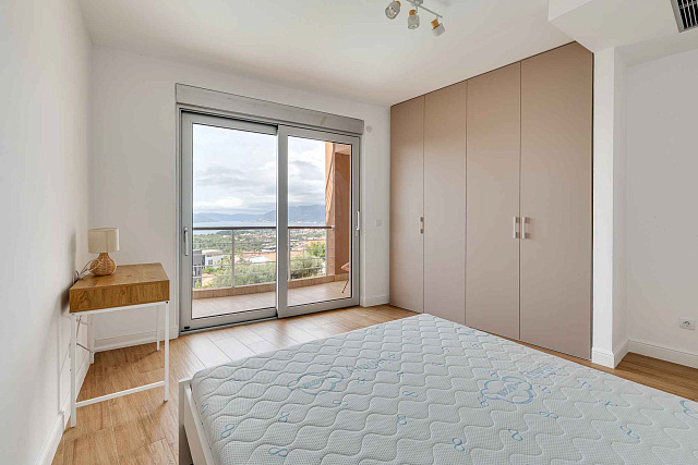 LUXURY THREE-BEDROOM APARTMENT WITH BREATHTAKING SEA VIEWS — photo 19