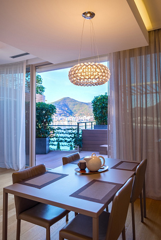 Apartments in a premium complex on the first line