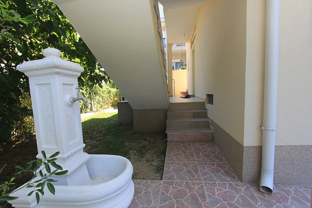 Two-storey house in Donji Stoj — photo 8