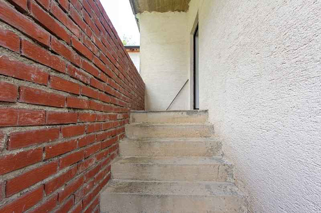 House in a small city Ljuta  — photo 7