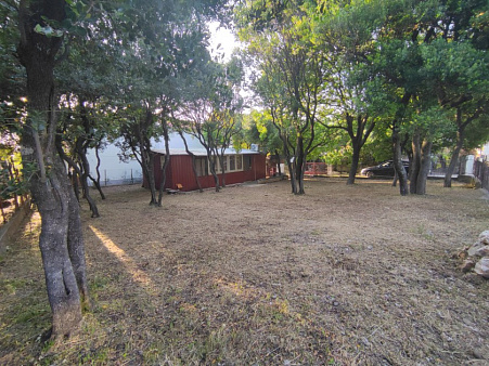 Plot of land 408m2 with a magnificent location just 500 meters from the shore in Dobra Voda