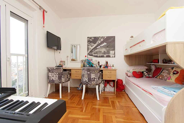 Bright apartment in Budva — photo 8