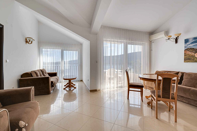 Apartment for sale in Herceg Novi with sea view  — photo 7